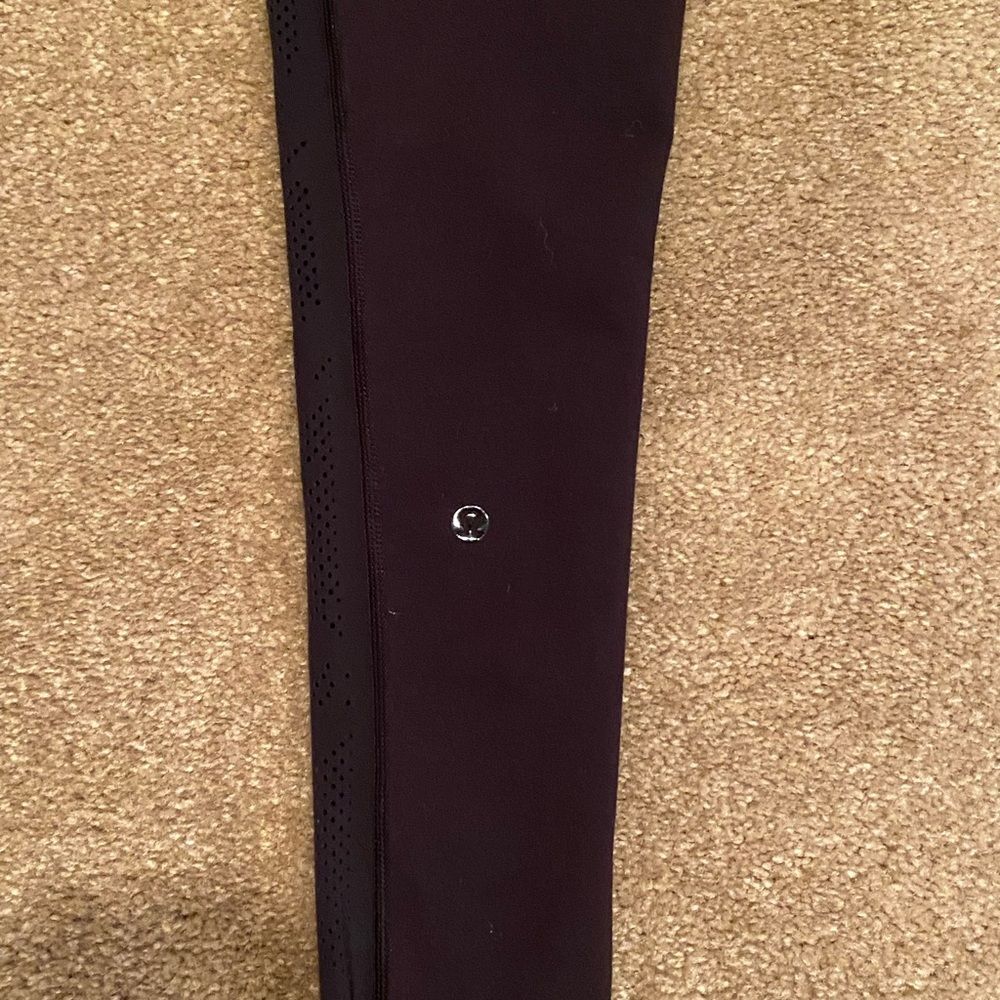 RARE Lululemon Beyond Boundaries Pant Snake Print Leggings size 6 - Picture 7 of 8